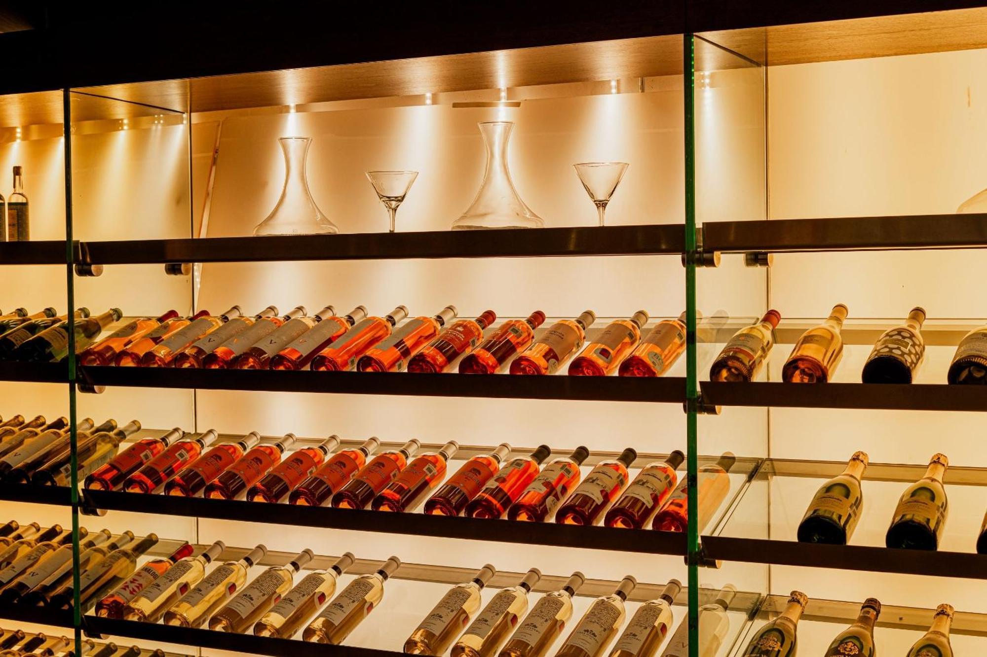Camino Real Monterrey Hotell San Pedro Garza Garcia Exteriör bild Wine cellar